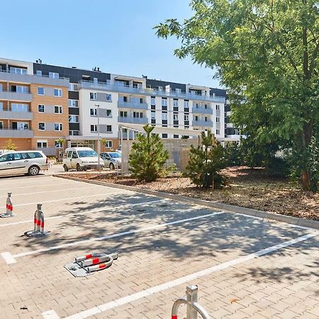 Vintage Apartment In New Estate With Parking - Krzyki Wroclaw By Noclegi Renters Luaran gambar