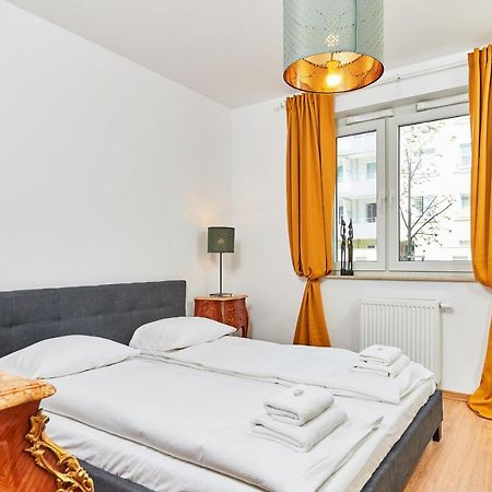 Vintage Apartment In New Estate With Parking - Krzyki Wroclaw By Noclegi Renters Luaran gambar