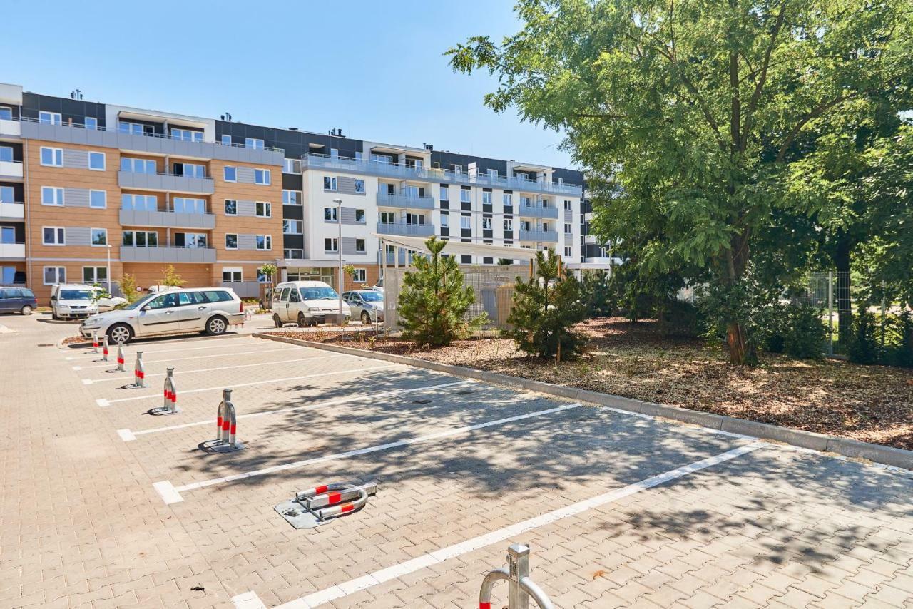 Vintage Apartment In New Estate With Parking - Krzyki Wroclaw By Noclegi Renters Luaran gambar