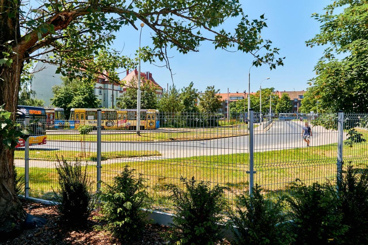 Vintage Apartment In New Estate With Parking - Krzyki Wroclaw By Noclegi Renters Luaran gambar