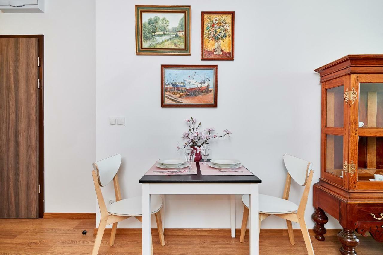Vintage Apartment In New Estate With Parking - Krzyki Wroclaw By Noclegi Renters Luaran gambar