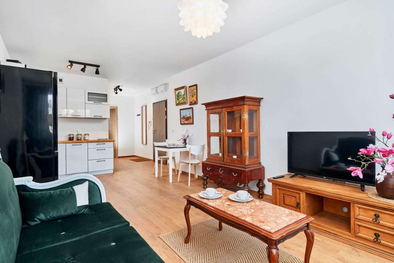 Vintage Apartment In New Estate With Parking - Krzyki Wroclaw By Noclegi Renters Luaran gambar