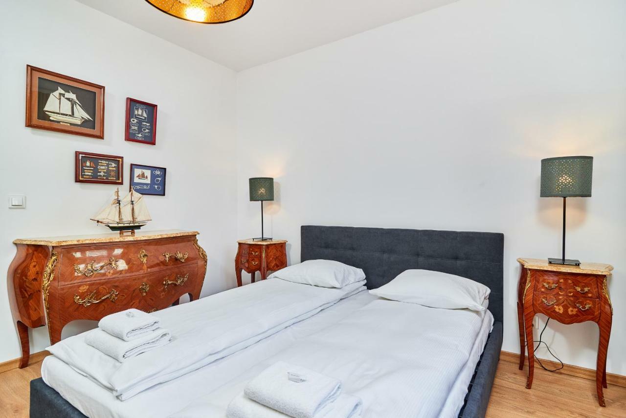 Vintage Apartment In New Estate With Parking - Krzyki Wroclaw By Noclegi Renters Luaran gambar